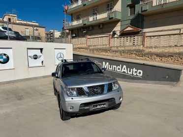 Nissan Navara 2.5 dCi 4 porte Double Cab Platinum