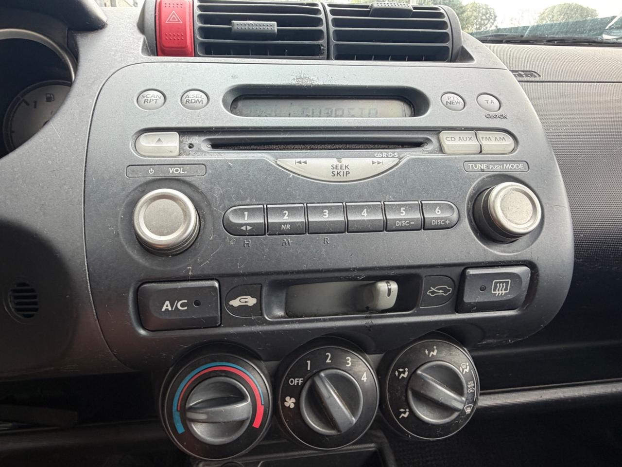 HONDA JAZZ 1.4 BENZINA EURO4 NEOPATENTATI