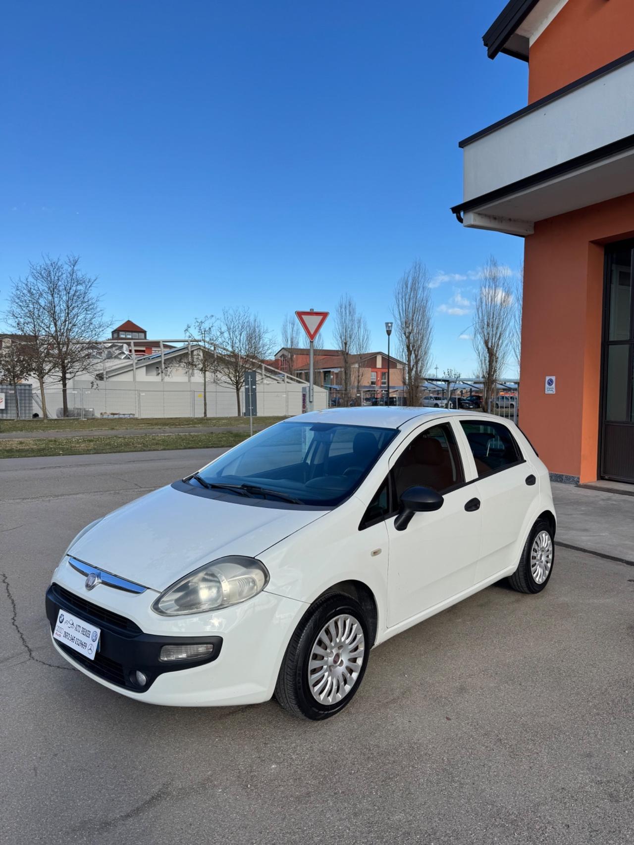 Fiat Punto Evo 1.2 benzina adatta a neopatentati