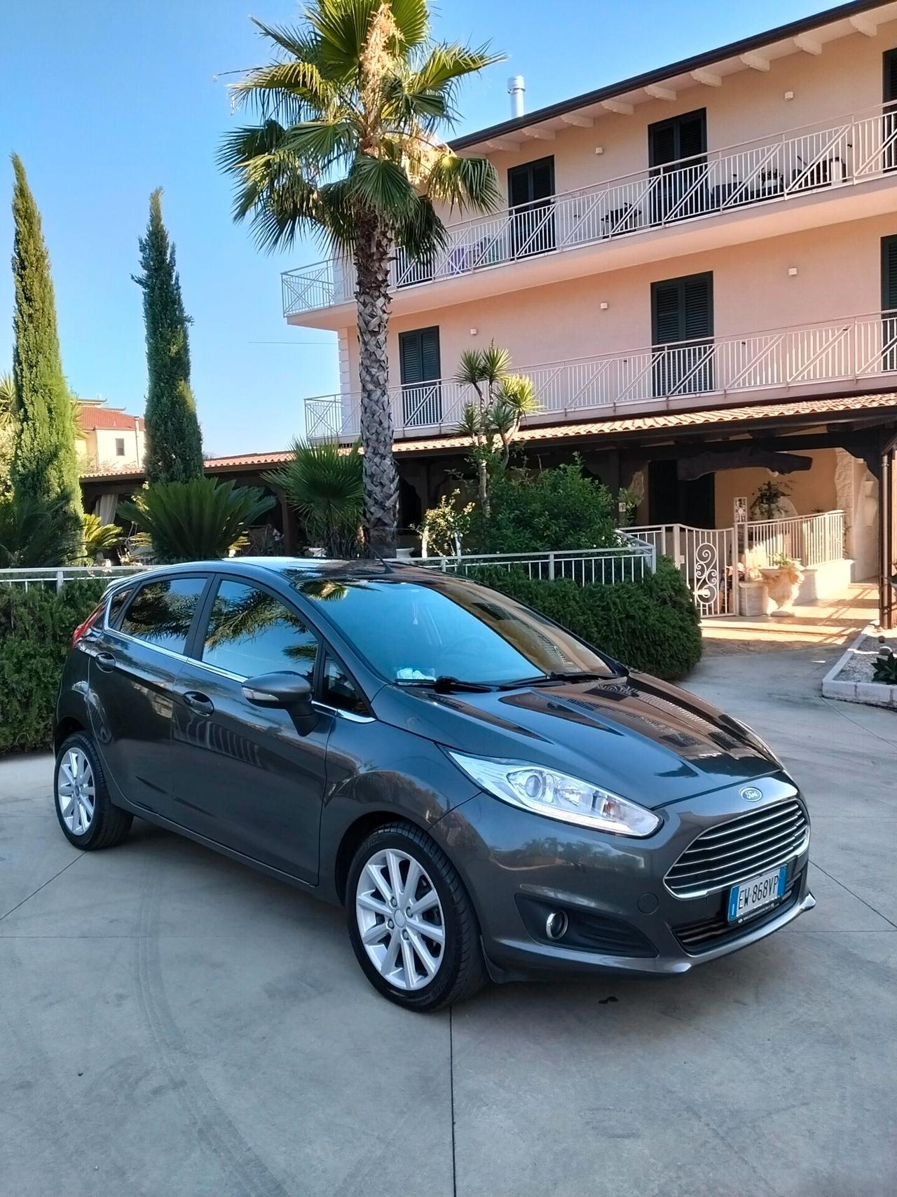 Ford Fiesta 1.4 5p. Bz.- GPL Titanium