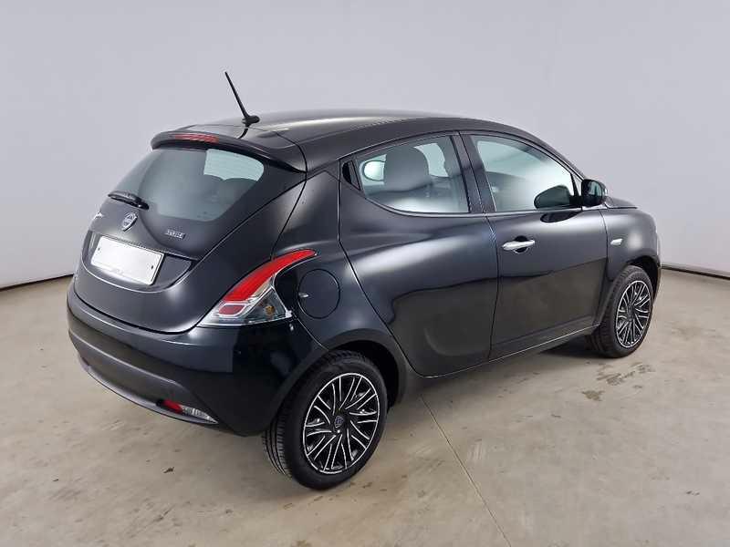 LANCIA YPSILON 1.0 HYBRID 5P