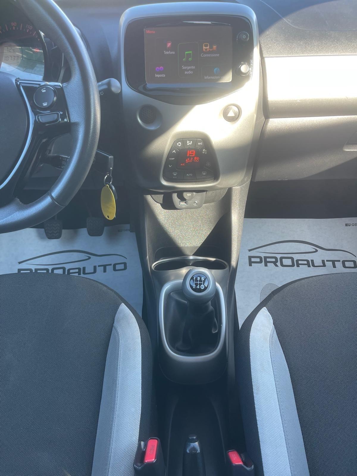 Toyota Aygo 1.0 VVT-i 69 CV 3 porte x-clusiv