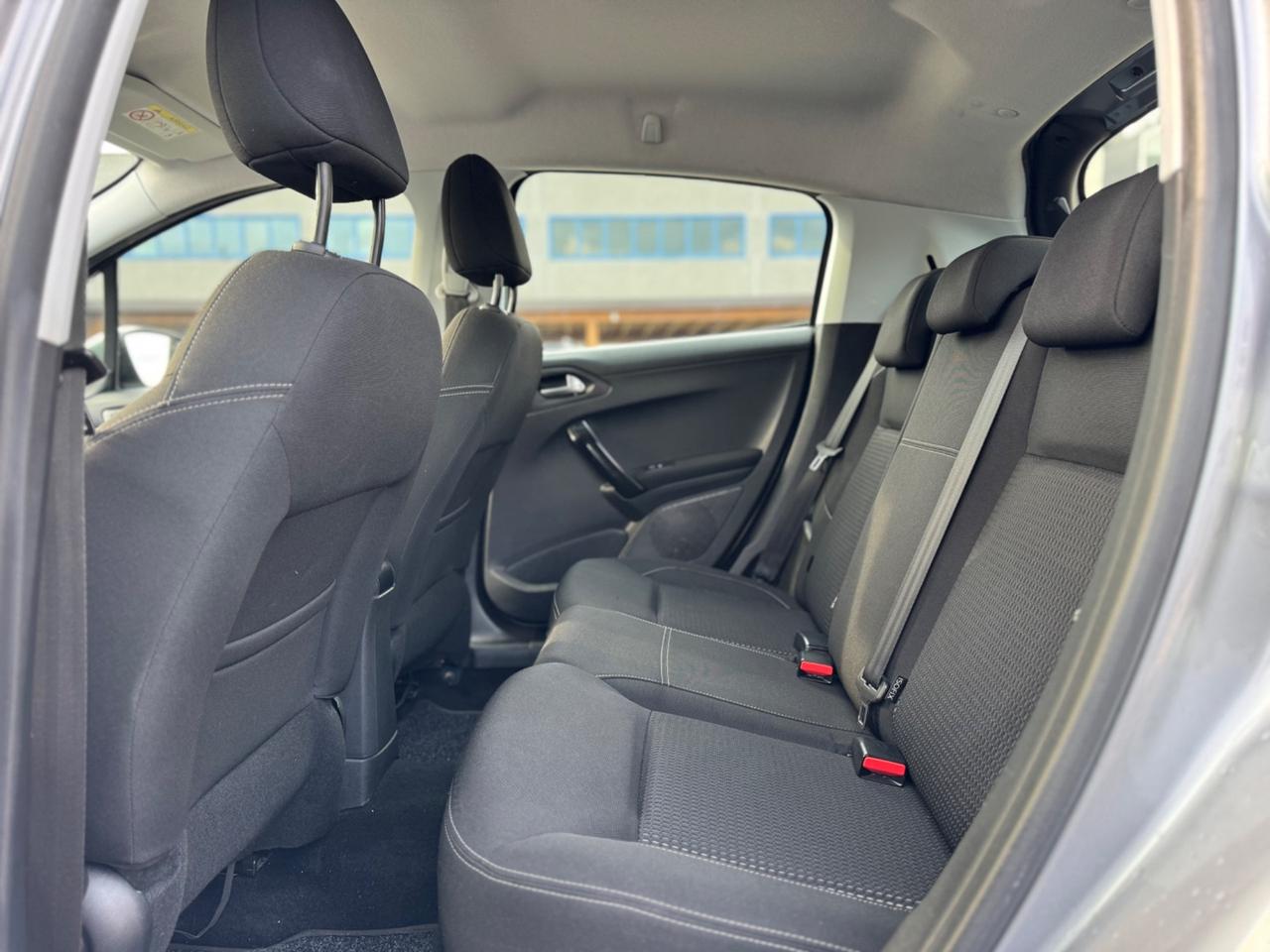 Peugeot 208 PureTech 82 5 porte Allure