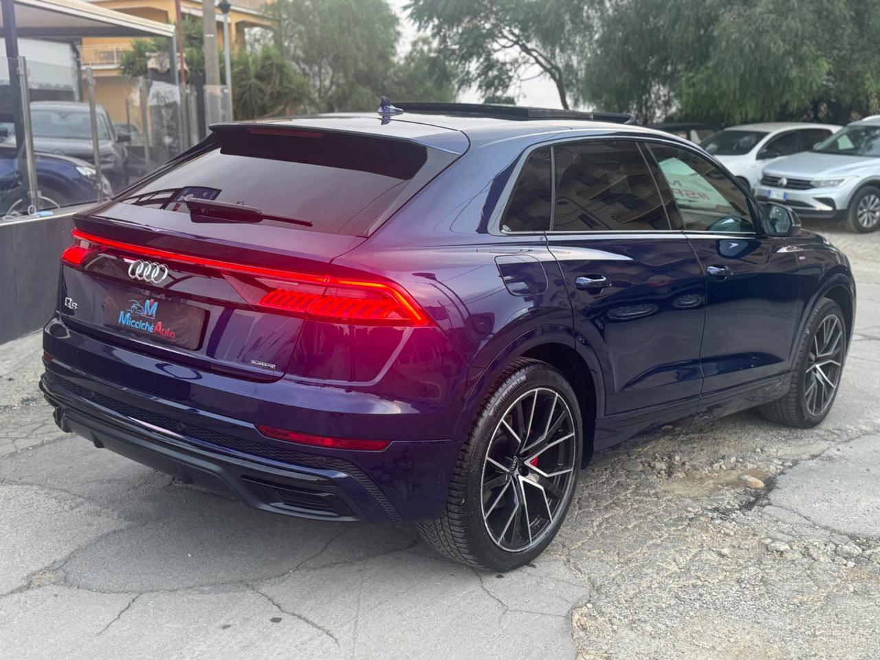 AUDI Q8 45 TDI 231 CV S-LINE TETTO R22 FULL IVA
