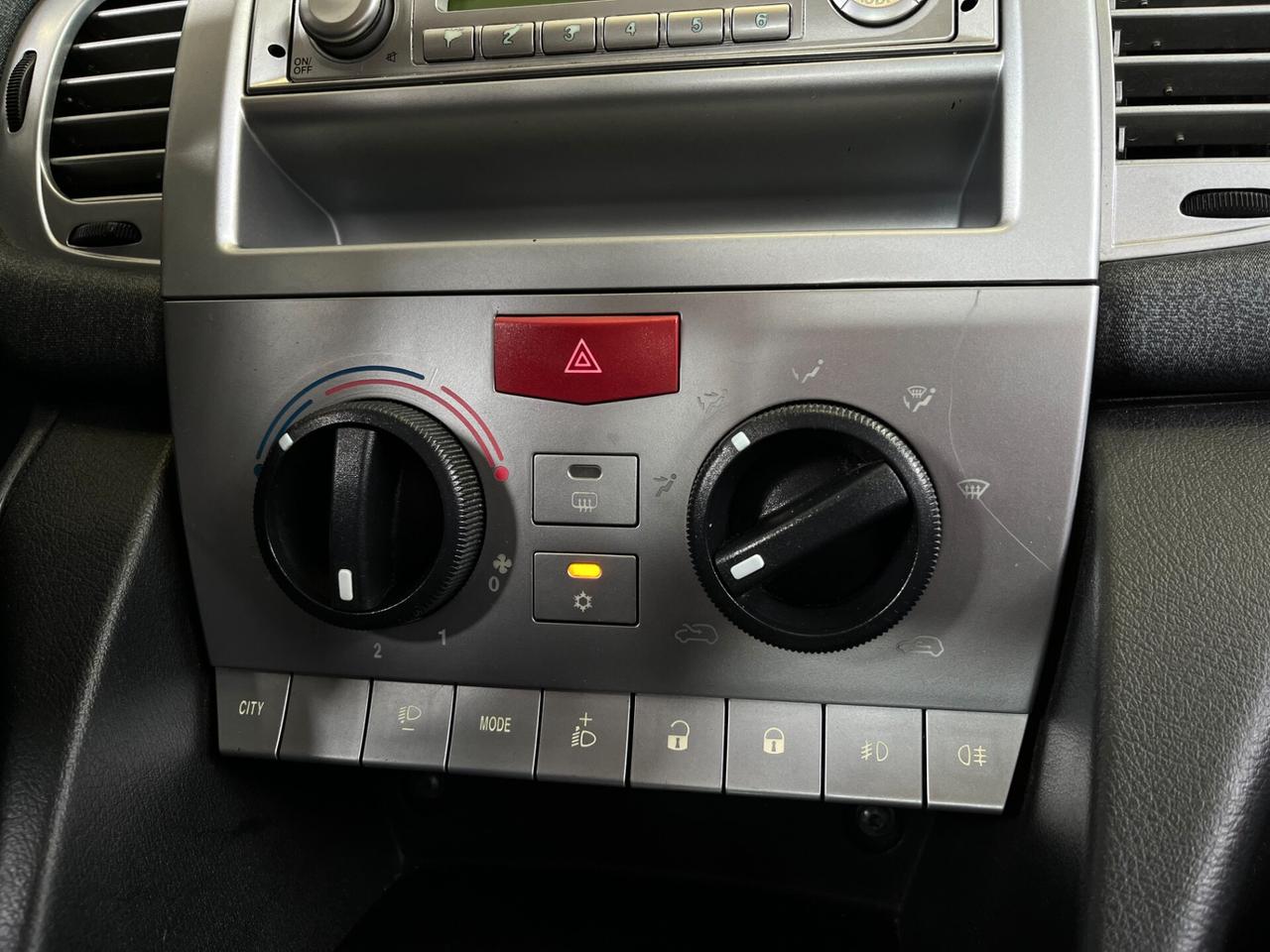 Lancia Ypsilon 1.2cc BENZ 60cv - OK NEOPATENTATI