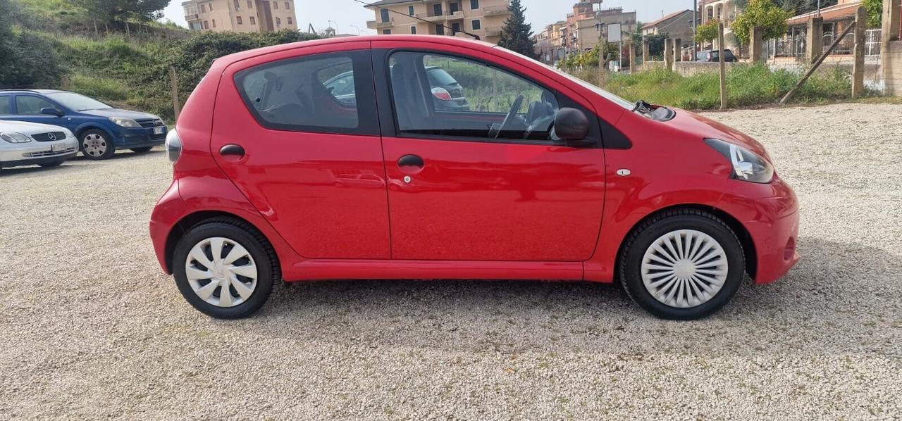 Toyota Aygo 1.0 12V VVT-i 3 porte Lounge Connect