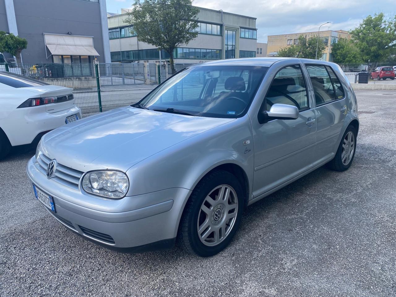 Volkswagen Golf 1.6 GPL 5 porte