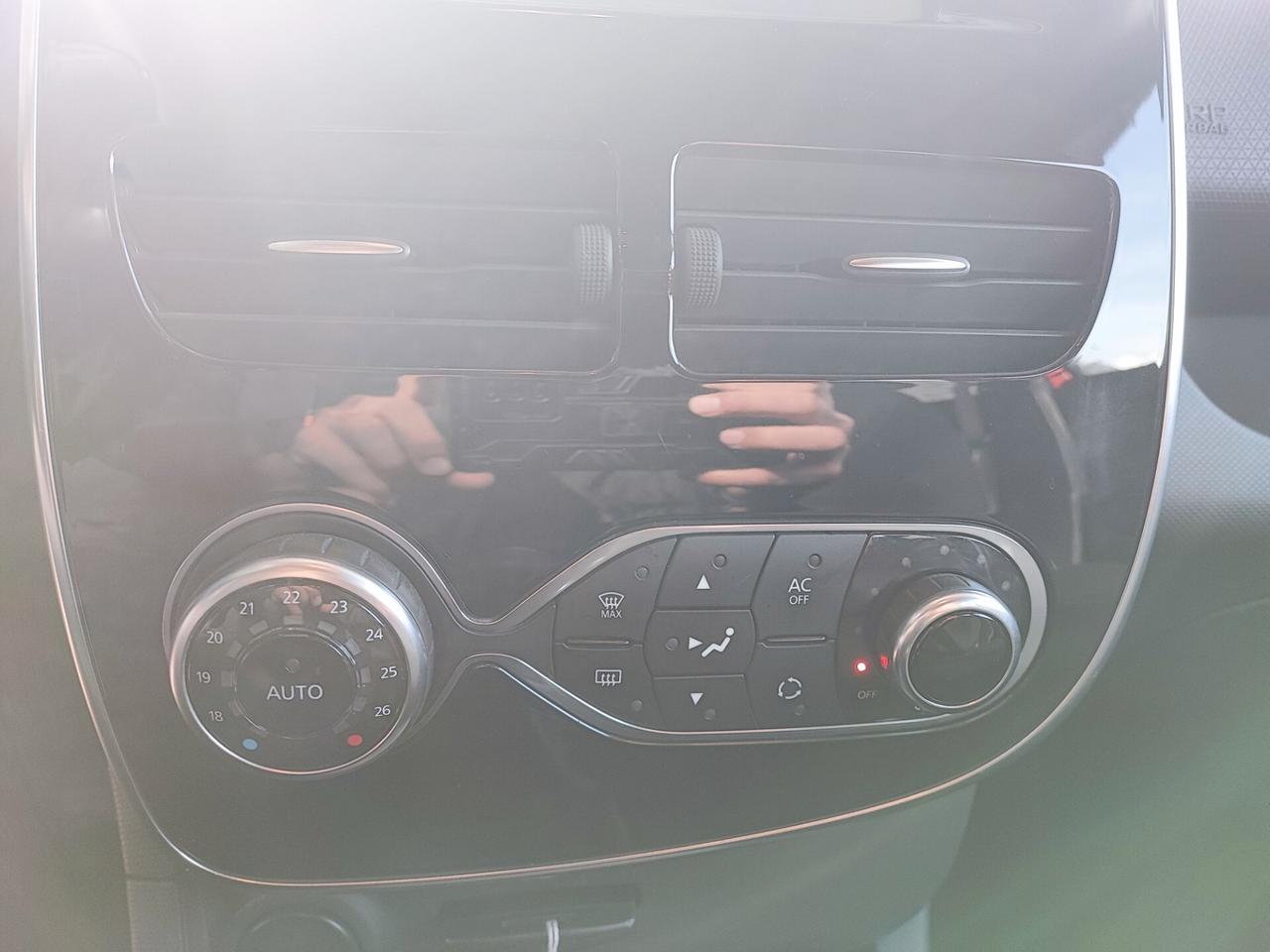 Renault Clio 1.2 75CV GPL 5 porte Costume National