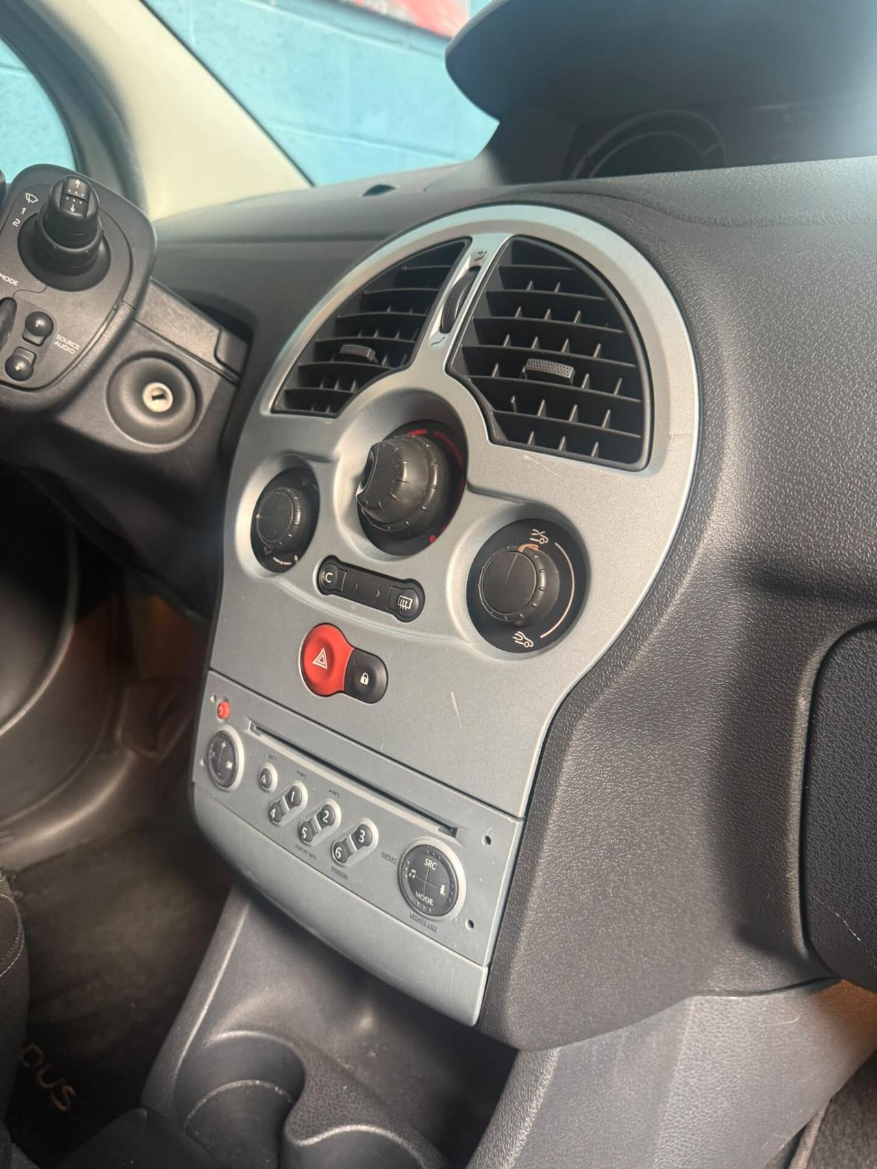 RENAULT 1.2CC 75CV OK NEOPATENTATI