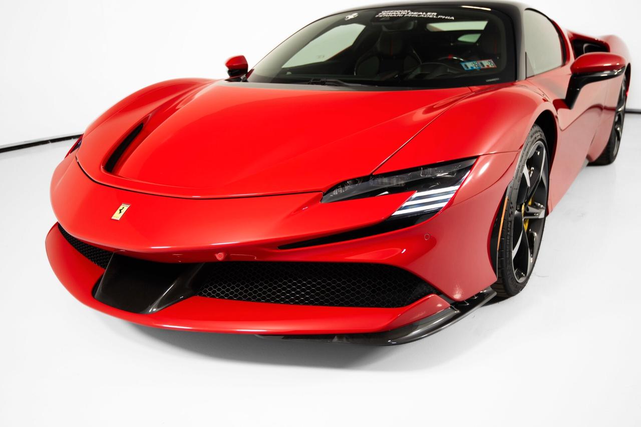 Ferrari SF90 Stradale NOLEGGIO LUNGO TERMINE - LEASING FULL INCLUSIVE