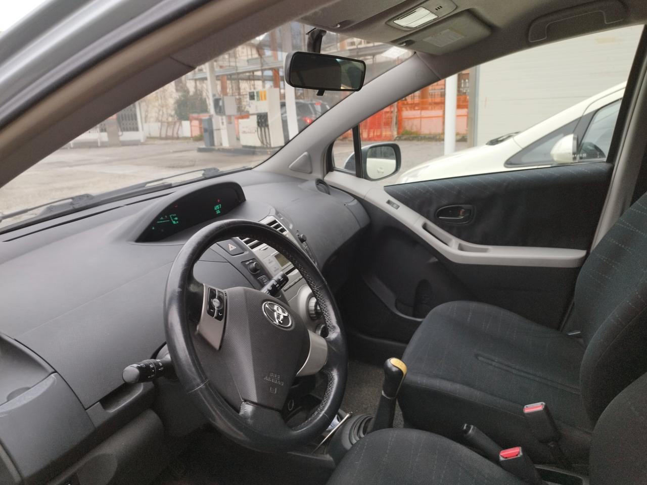 Toyota Yaris 1.3 5 porte