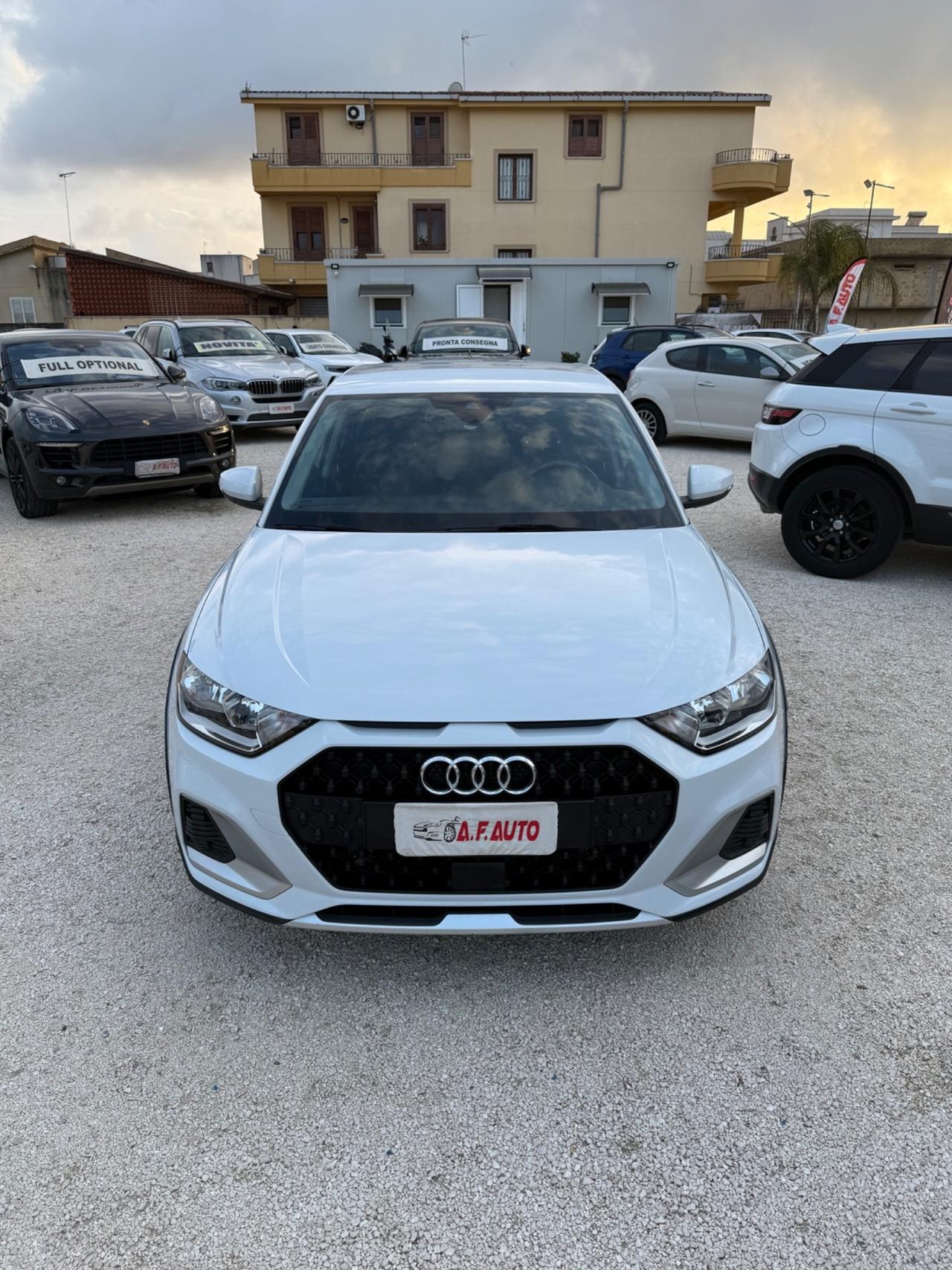 Audi A1 citycarver 30 TFSI Identity Contrast