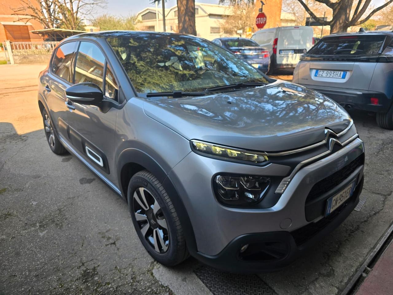 Citroen C3 BlueHDi 100 S&S Shine rate 99,00