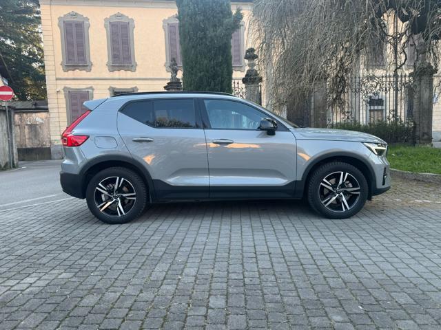 VOLVO XC40 B3 automatico Plus Dark TETTO PAN. Iva deducibile