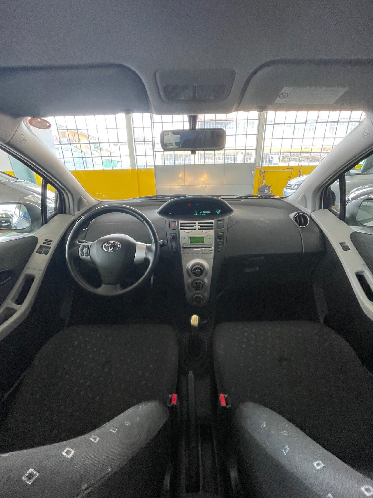 Toyota Yaris 1.0 5 porte TAGLIANDI CERTIFICATI