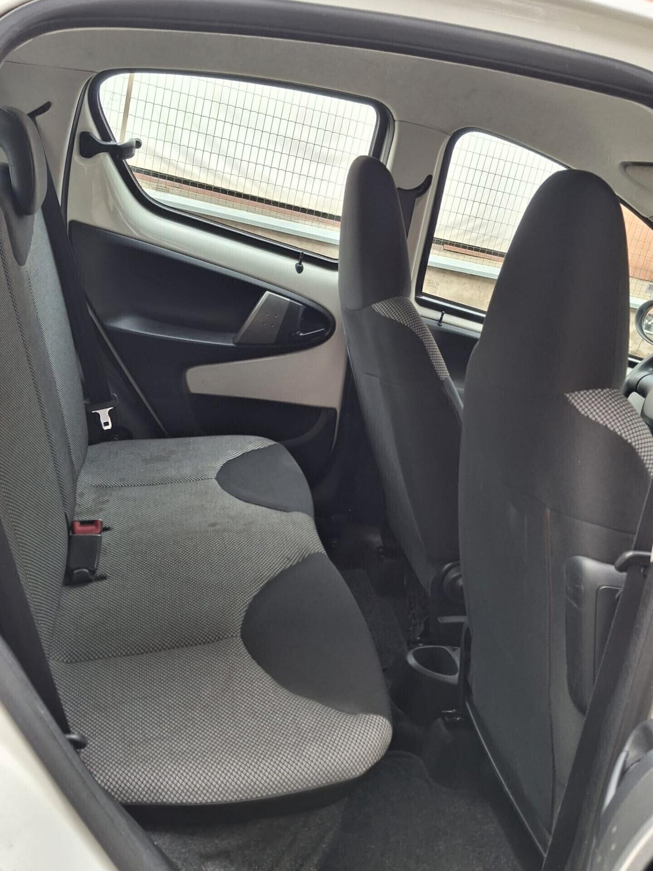 Toyota Aygo 1.0 12V VVT-i 5 porte Cool Soda Connect