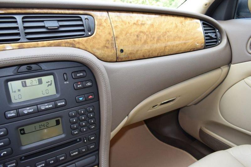 Jaguar S-Type 2.7 diesel V6 Executive