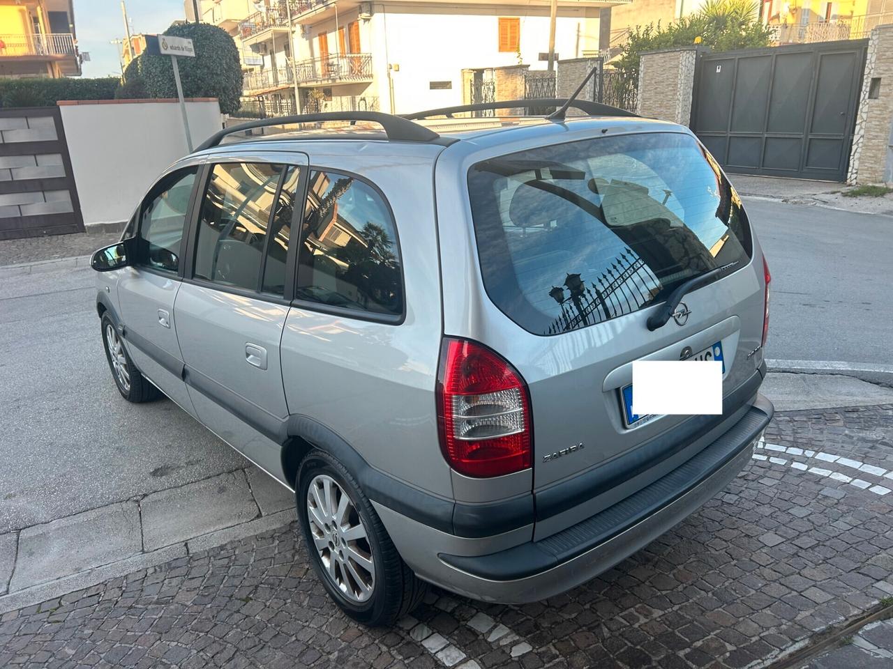 Opel Zafira 2.0 16V DTI cat Fashion Line