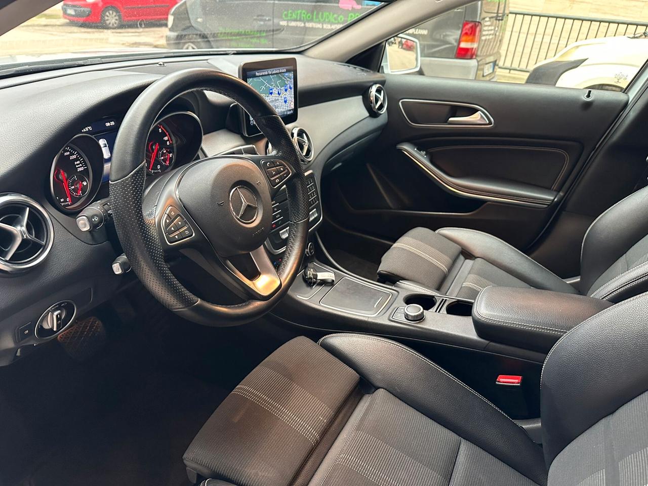 Mercedes-benz GLA 200 d Automatic Premium