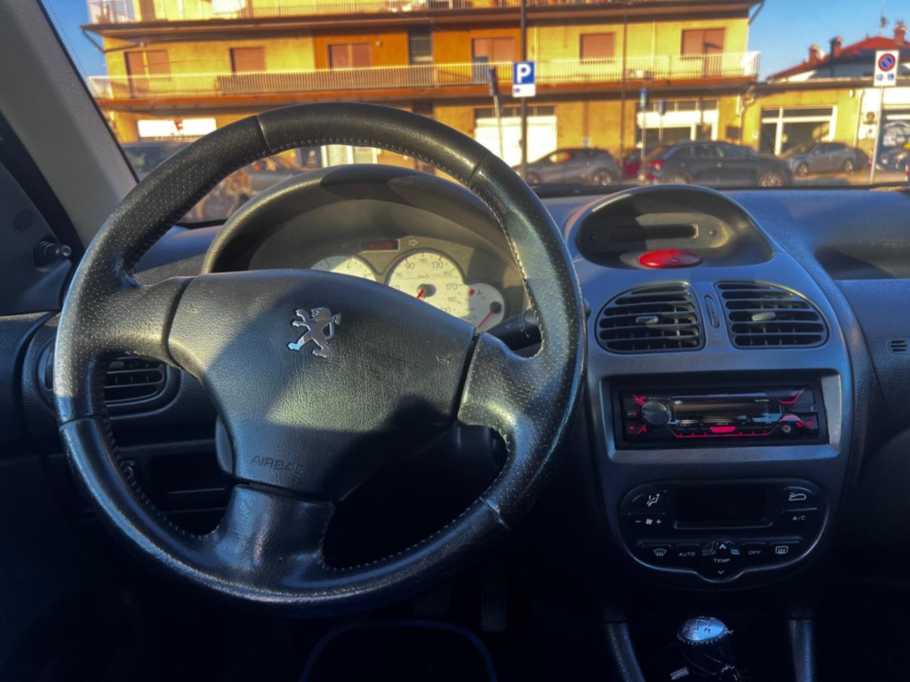 Peugeot 206