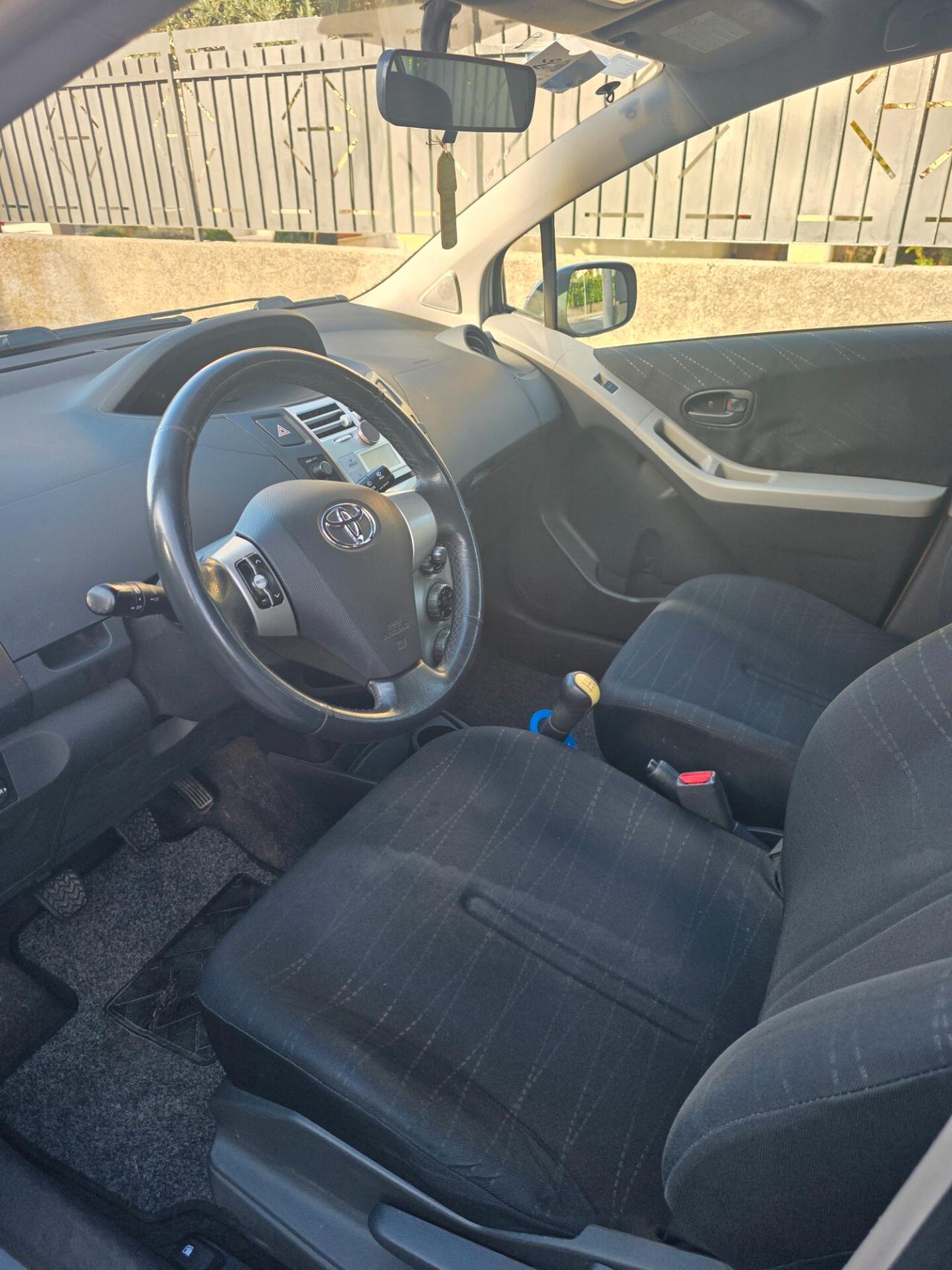 Toyota Yaris 1.0 5 porte OK NEOPATENTATI