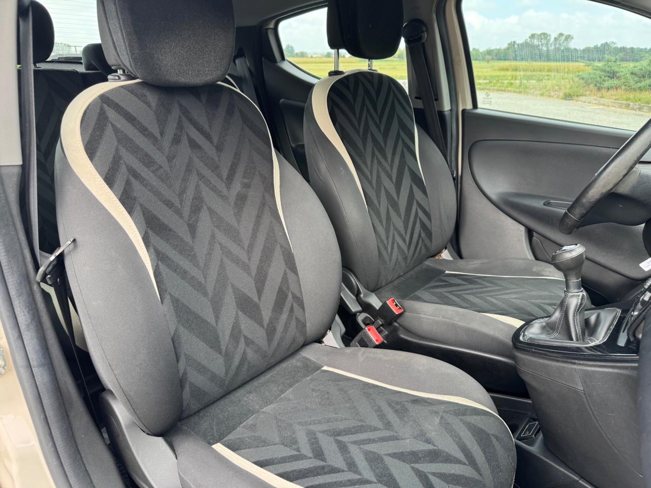 Lancia Ypsilon 1.3 MJT 16V 95 CV 5 porte S&S Silver