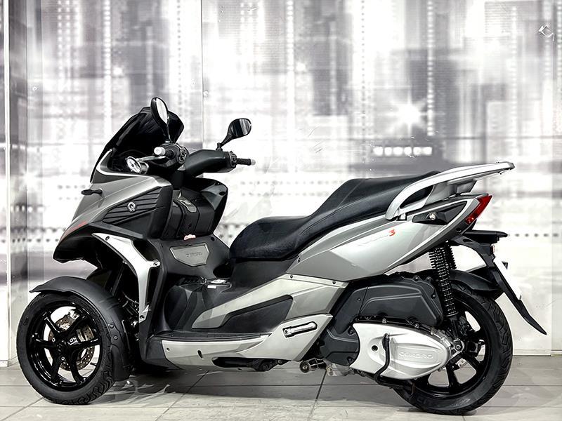 Quadro 350 3
