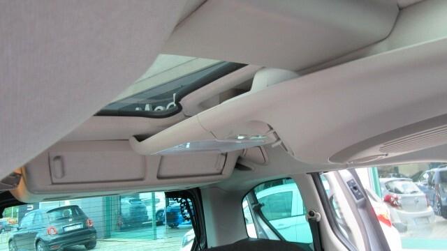 Peugeot Partner Tepee BlueHDi 120 S&S Outdoor