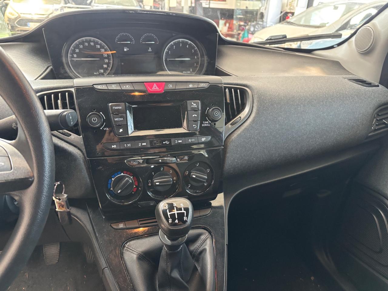 Lancia Ypsilon 1.2 69 CV 5 porte S&S Platinum