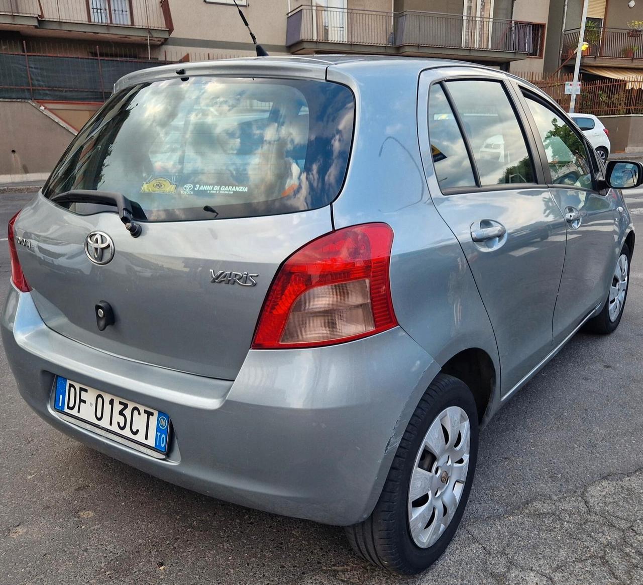 Toyota Yaris 1.4 D-4D 5 porte Sol automatica