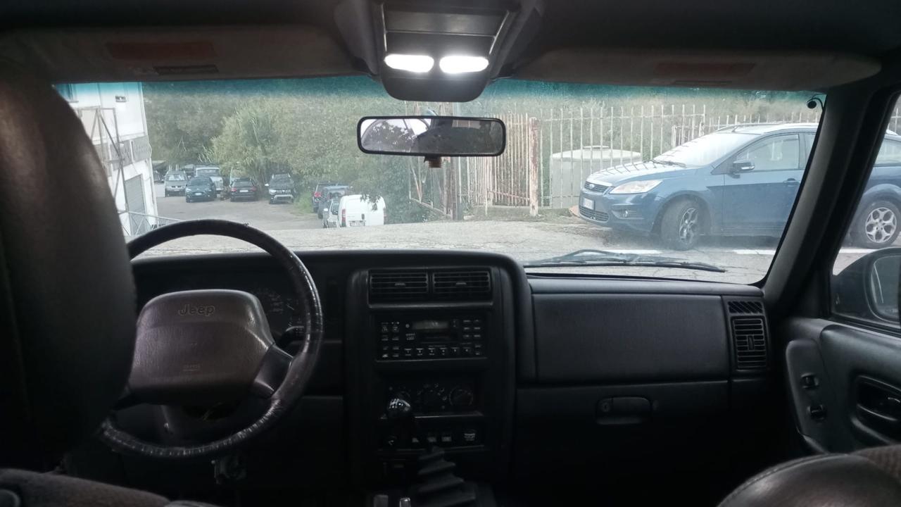 Jeep Cherokee 2.5 TD 5 porte LIMITED