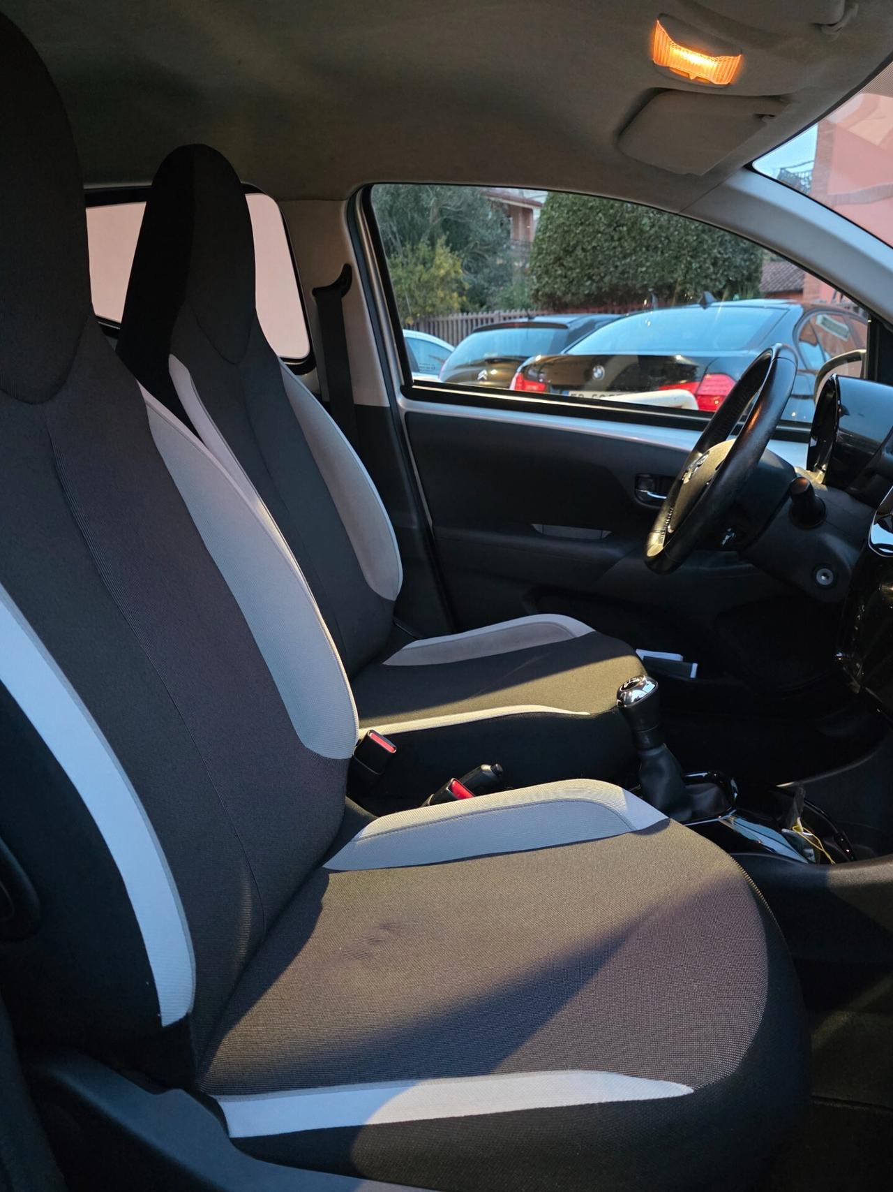 Toyota Aygo 1.0 VVT-i 69 CV 5 porte x-play