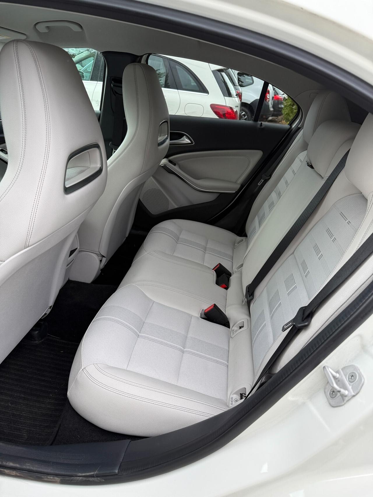 Mercedes-benz A 200 d Automatic 4Matic Premium