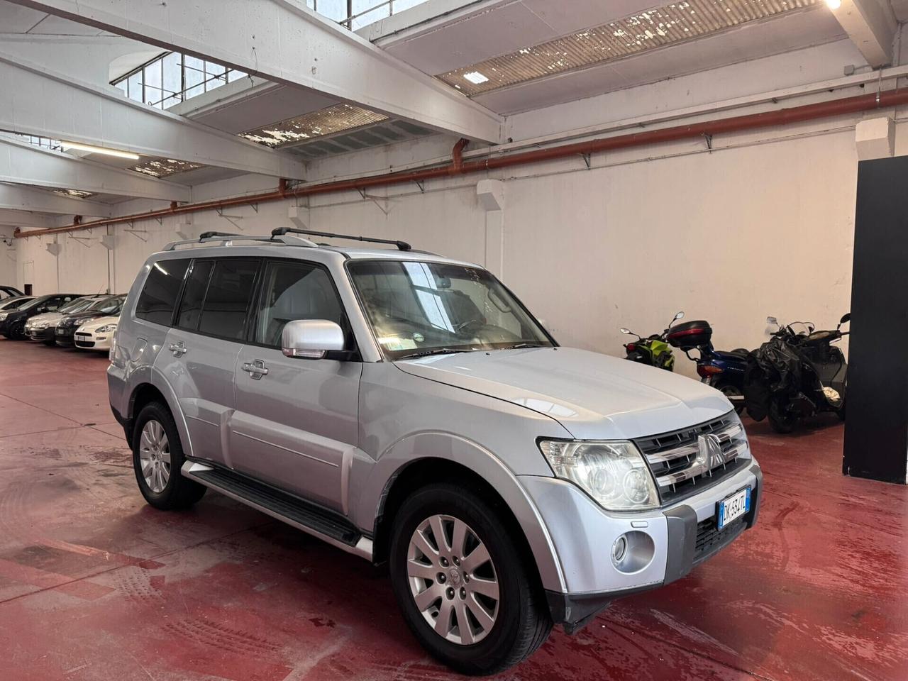 Mitsubishi Pajero 3.2 DI-D 16V aut. 5p. Instyle DPF NEOPAT 7 POSTI GANCIO TRAINO