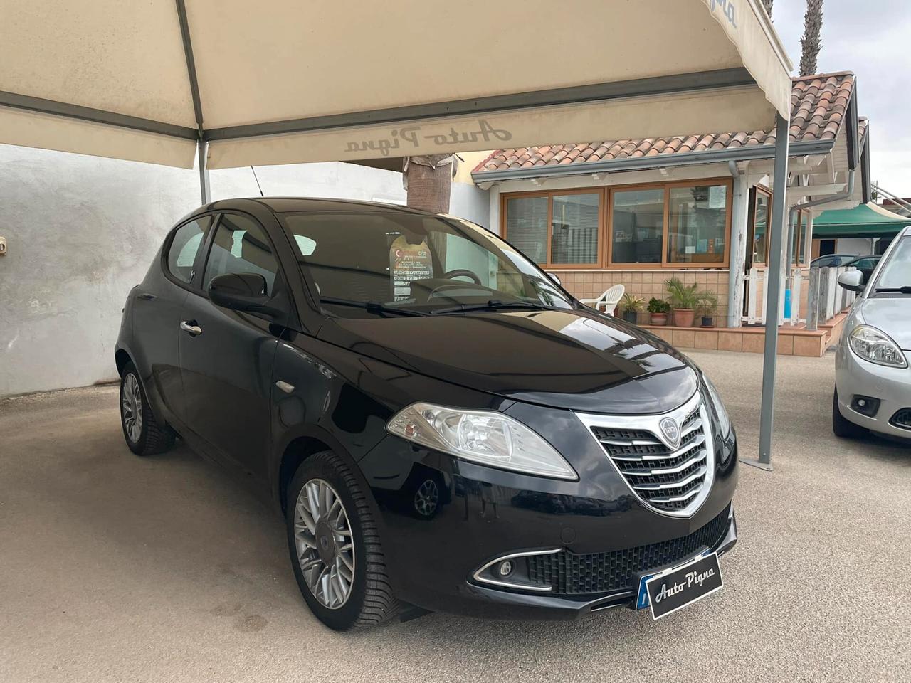 Lancia Ypsilon 1.3 MJT 16V 95 CV 5 porte S&S Silver