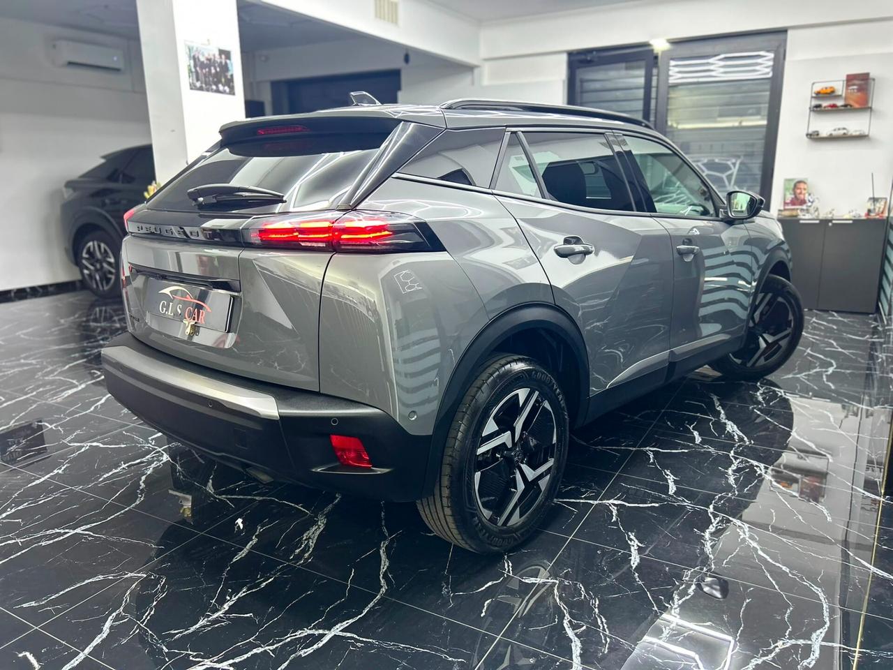 Peugeot 2008 PureTech 1.2 Benzina 100 cv S&S Allure
