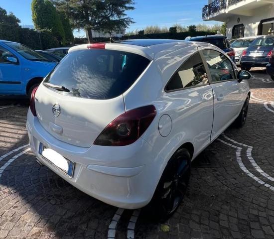OPEL Corsa 1.2 16V 3 porte B-color