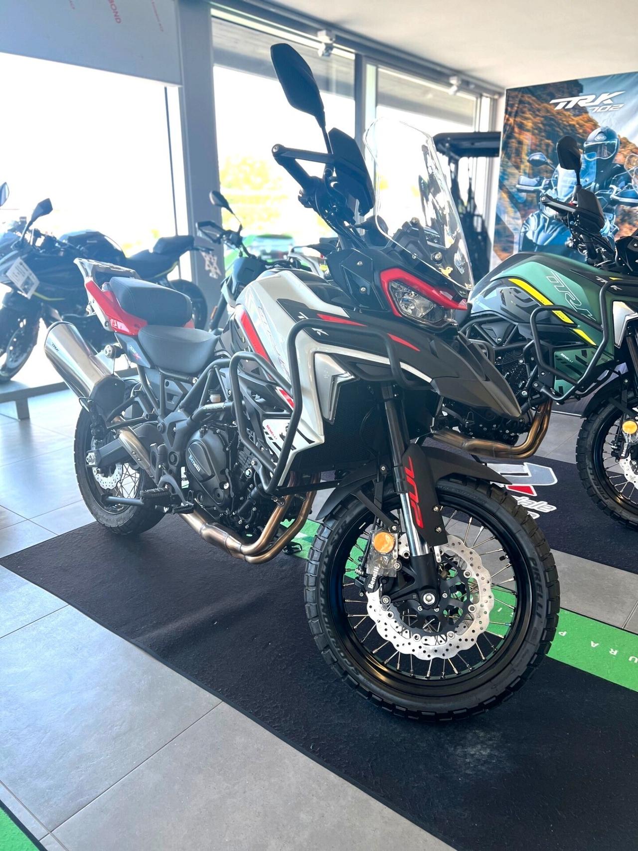 Benelli TRK 702 X Gres White - NUOVA