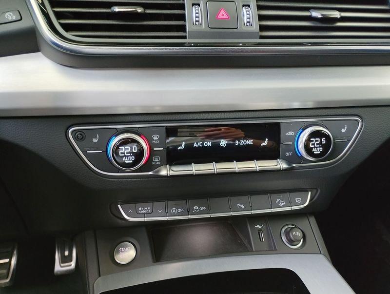 Audi Q5 SPB 40 TDI quattro S tronic S line plus Identity black