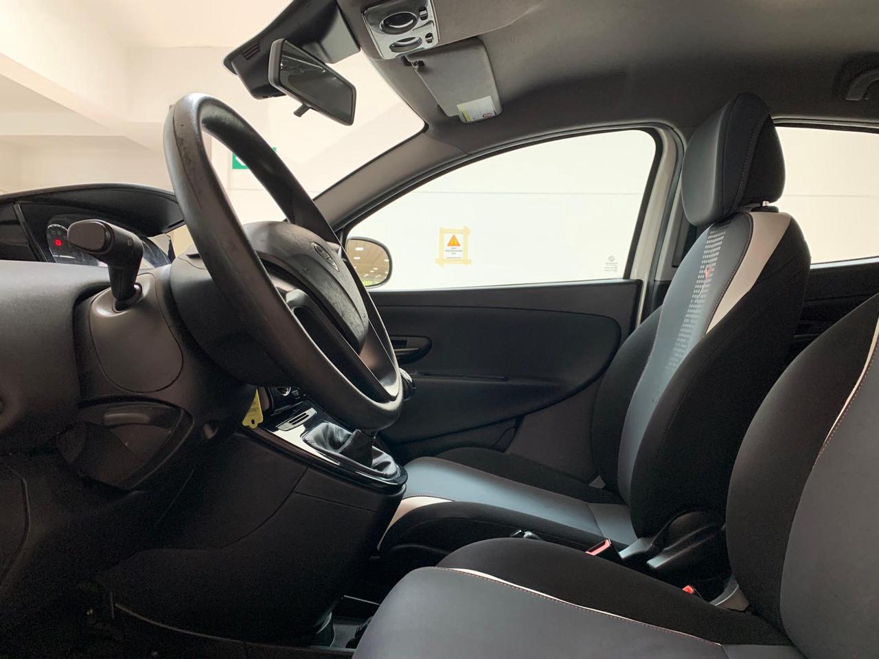 Lancia Ypsilon 1.2 8v Elefantino ecochic Gpl 69cv