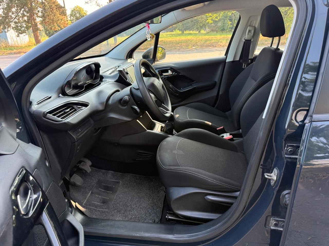 Peugeot 208 PureTech 82 5 porte Allure NEO PATENTATI