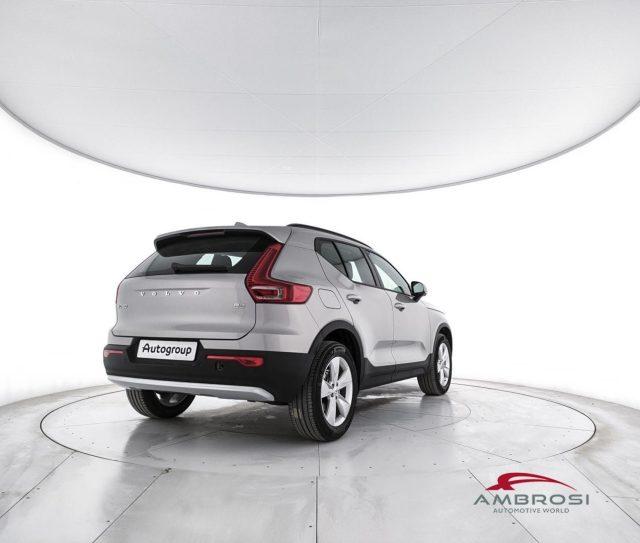 VOLVO XC40 B3 Mild hybrid Benzina Essential