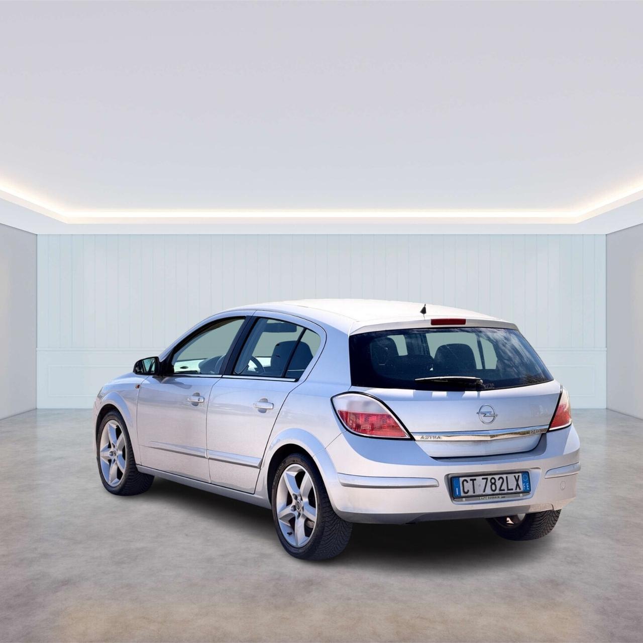 Opel Astra 1.7 CDTI Neo P