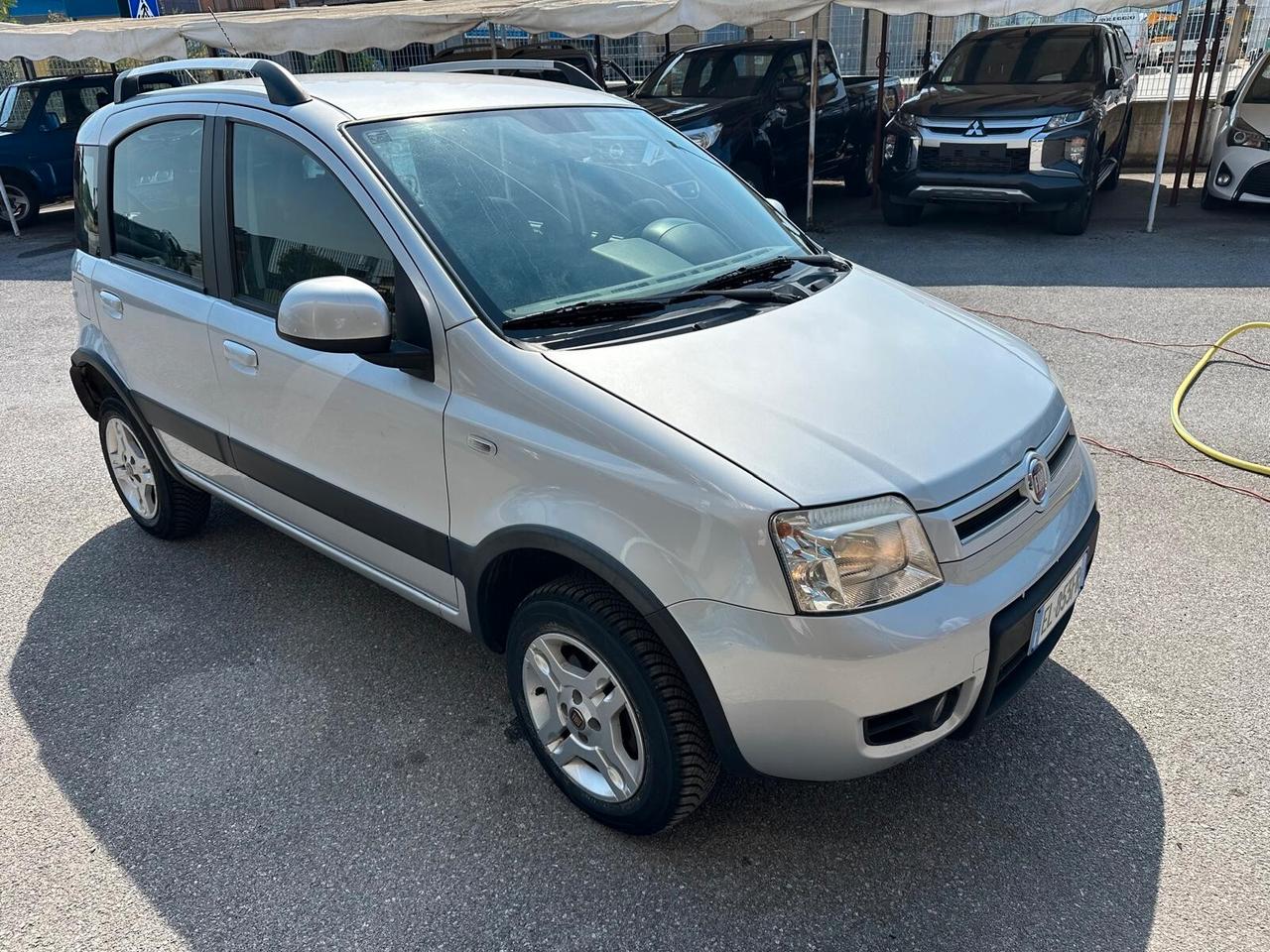 Fiat Panda 1.3 MJT 16V DPF 4x4 Climbing