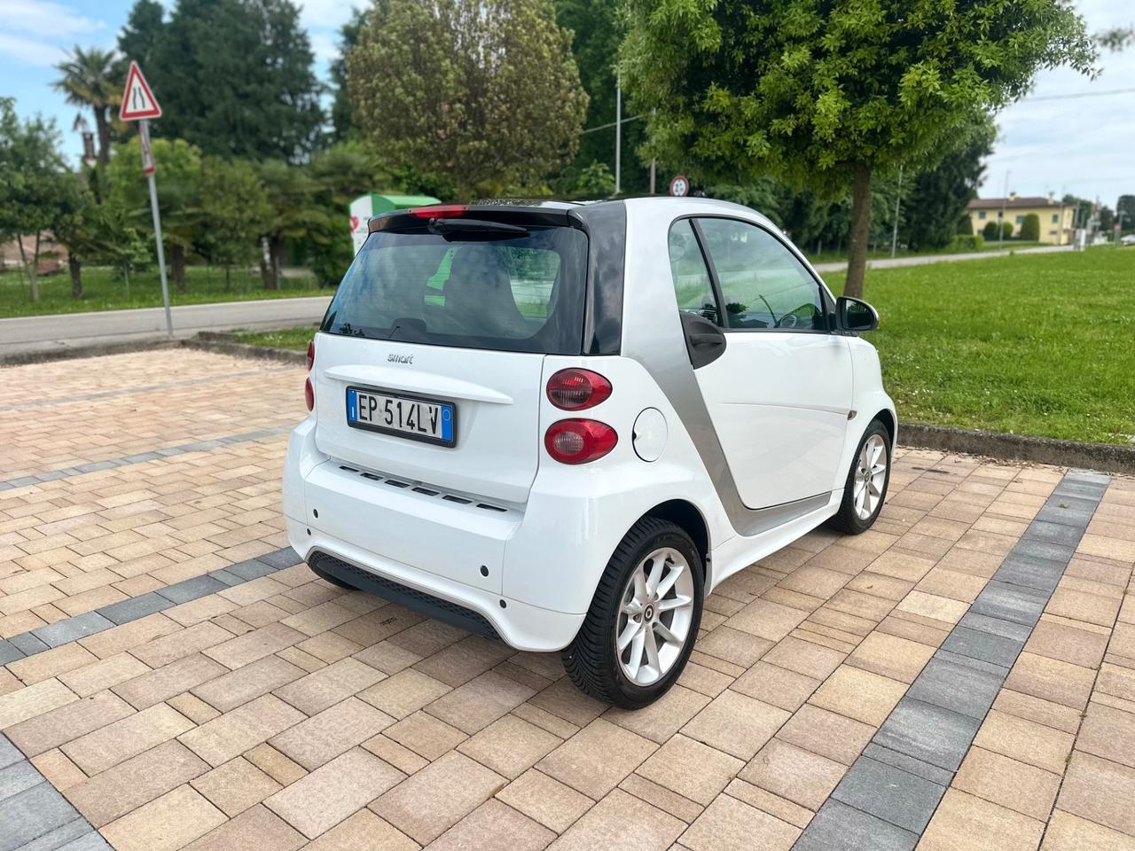 Smart ForTwo 1000 62 kW coupé passion NEOPATENTATI
