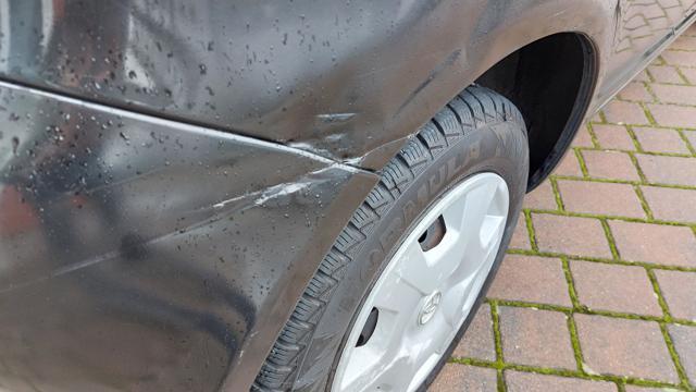 TOYOTA Yaris 1.0i 16V cat 5 porte '03 140.000 Km