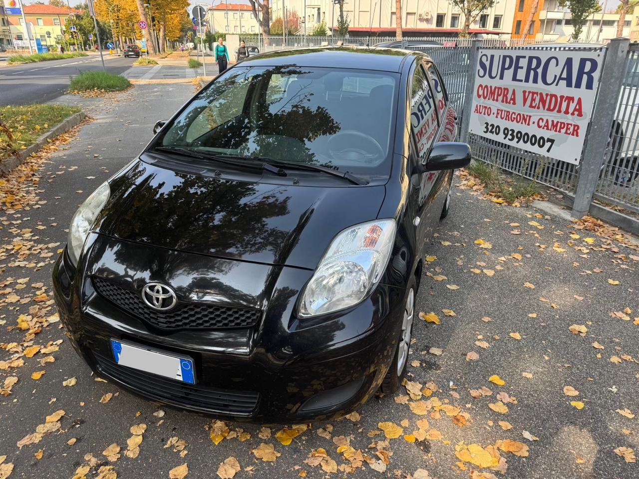Toyota Yaris 1.0 5 p Luxury neopaten garanzia 12 m