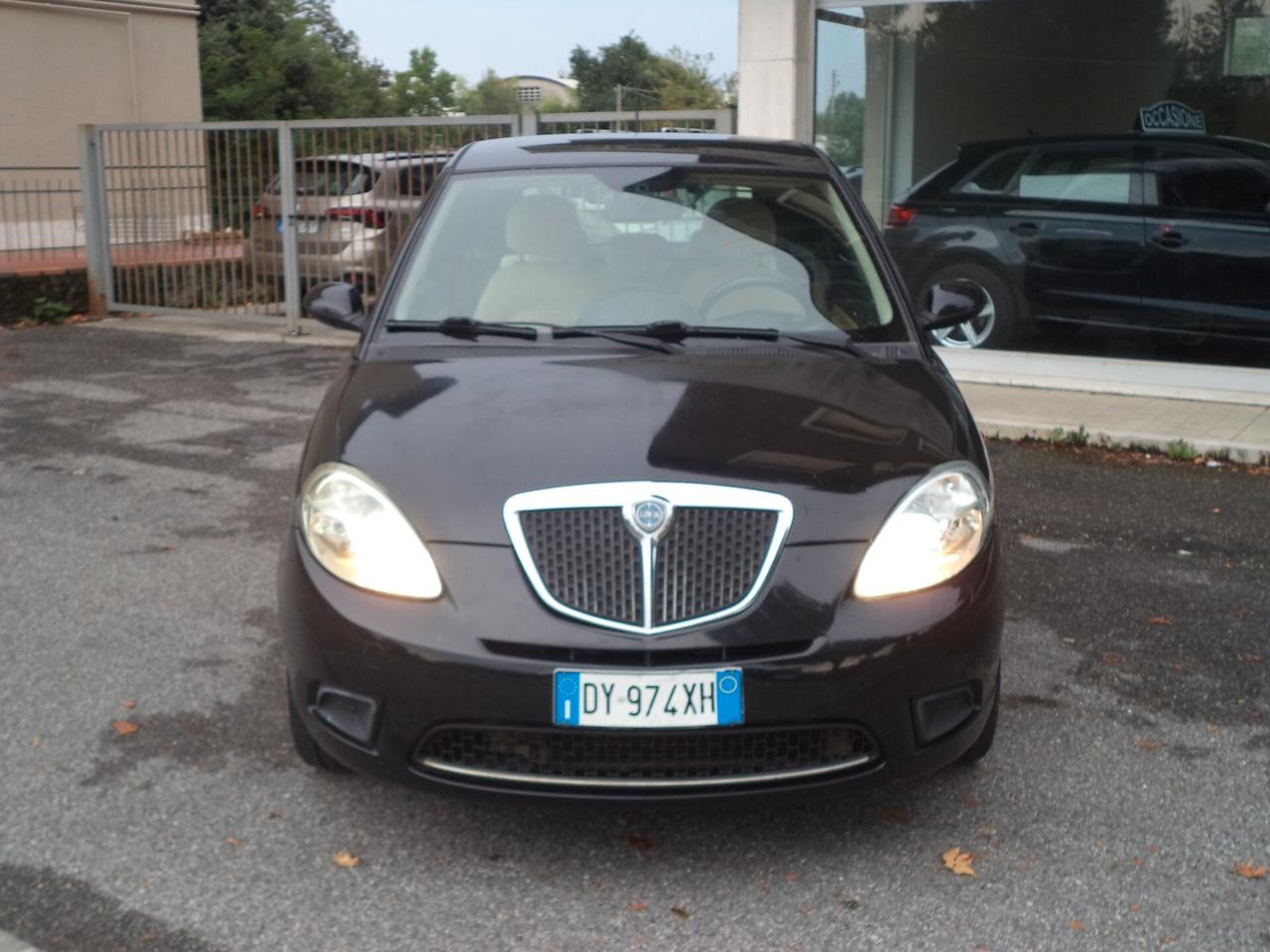 Lancia Ypsilon 1.2 Platino OK NEOPATENTATI 5 POSTI