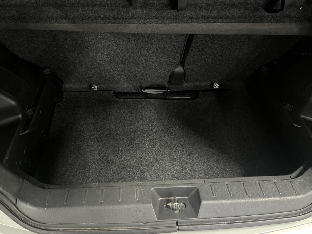 Nissan Note 1.4 tenuta bene