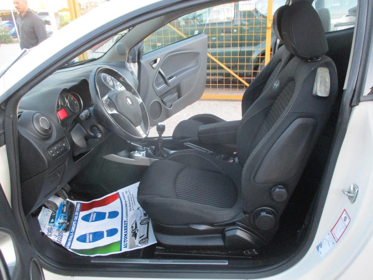 Alfa Romeo MiTo 1.6 JTDm 16V Distinctive Sport Pack